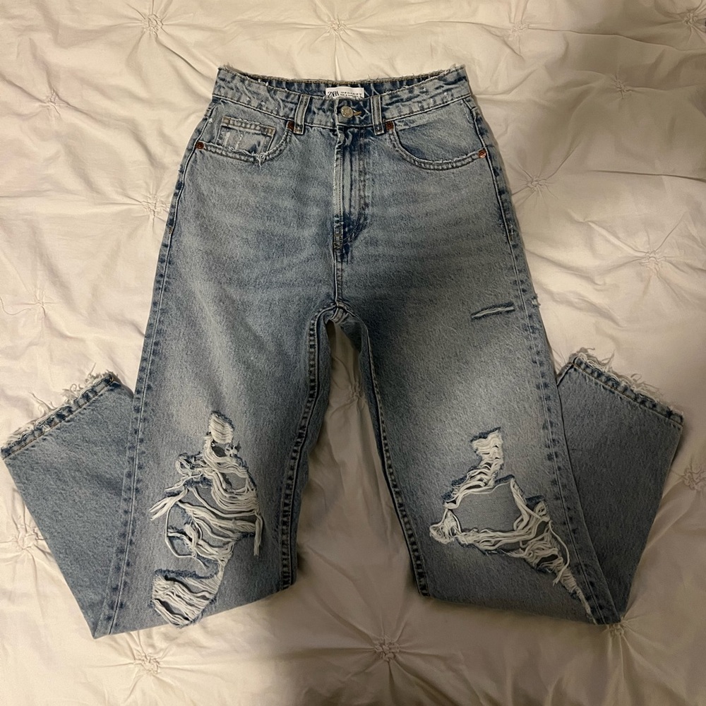 Zara Ripped Mom Jeans - Picture 2 of 8